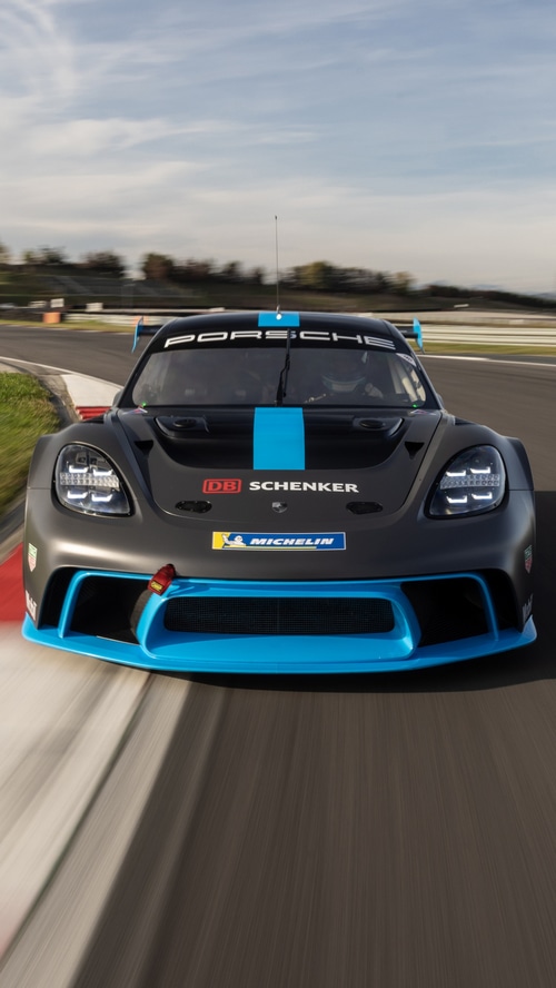 Porsche 718 GT4 RS Clubsport on track