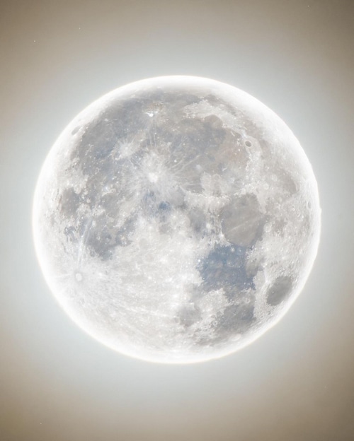 Close-up of the full Moon in the night sky