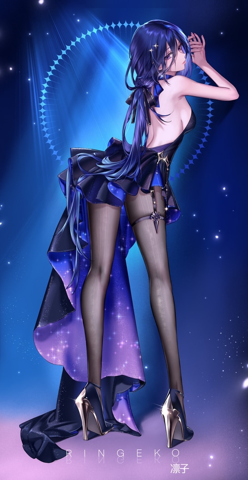 Clorinde from Genshin Impact in a black dress with purple accents