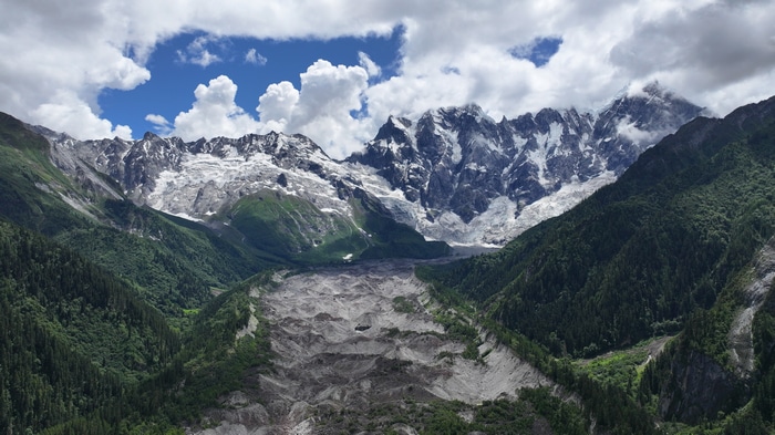 4K Snowy Mountains with Glaciers and Clouds