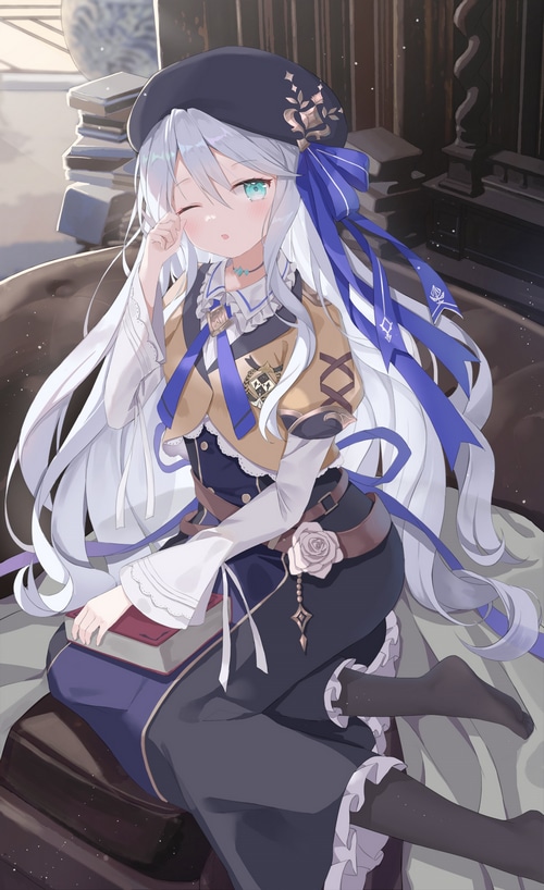 Anime girl with white hair and blue eyes wearing a beret