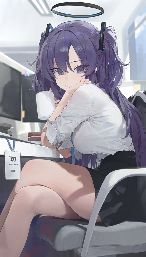 Hayase Yuuka from Blue Archive holding a cup