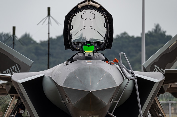 4K frontal view of Chengdu J-20 fighter jet