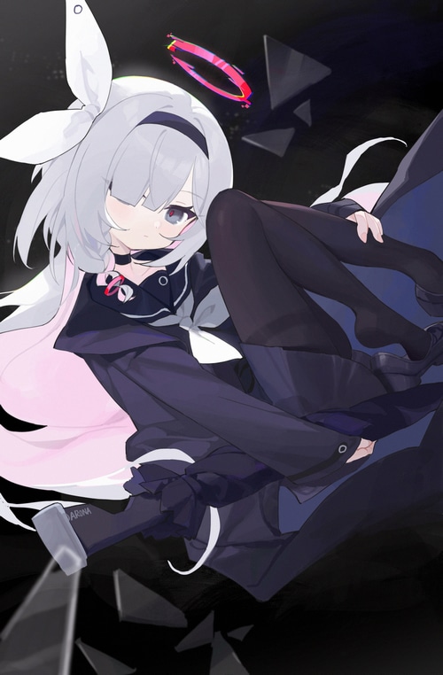 Anime girl with gray hair and halo in Blue Archive