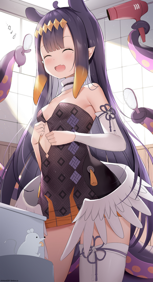 Ninomae Inanis getting ready with a hairdryer