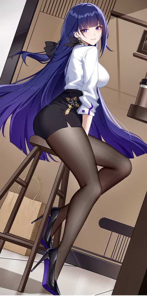 Raiden Mei in black shorts and pantyhose
