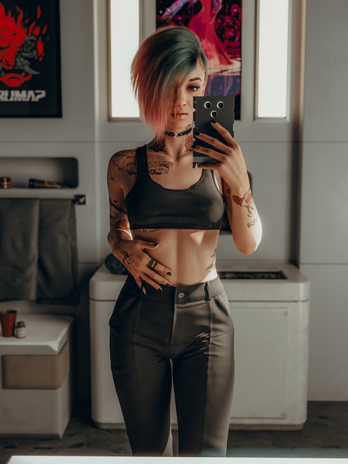 Judy Alvarez taking a selfie in a bathroom