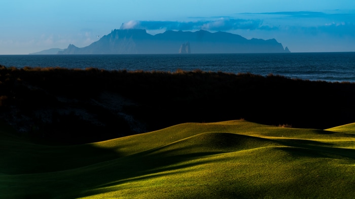 4K New Zealand landscape with islands and grassy dunes