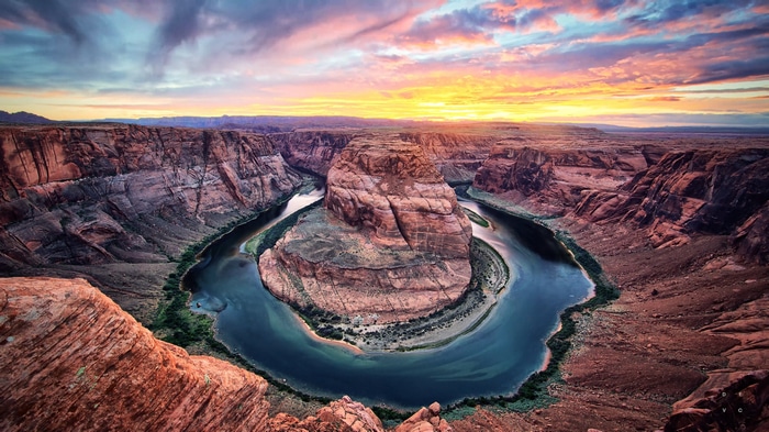 4K Horseshoe Bend at Sunset