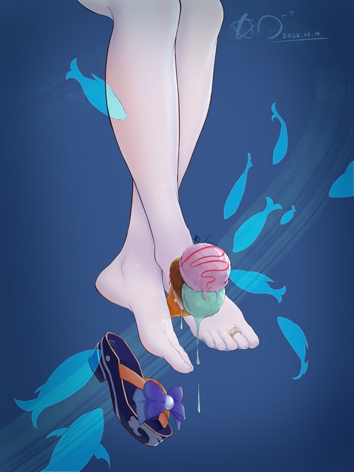 4K ice cream on feet with fish