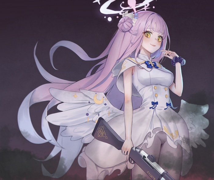 Misono Mika from Blue Archive holding a shotgun