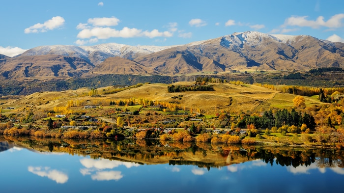 4K Landscape of New Zealand Mountains and Lake Reflection