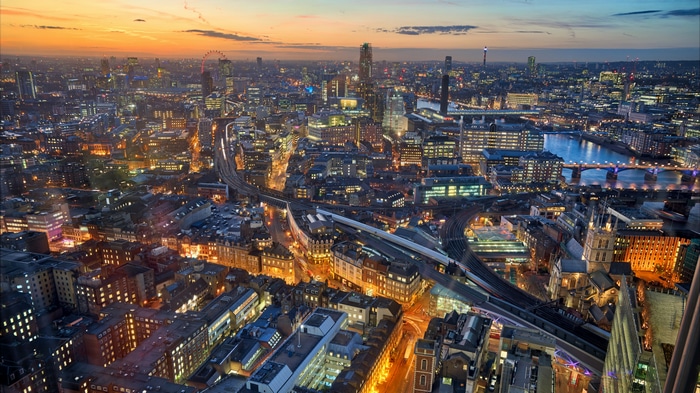 4K London cityscape at sunset with river and bridges