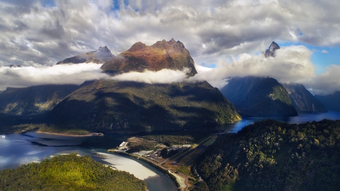 4K Landscape of Mountains and Water in New Zealand