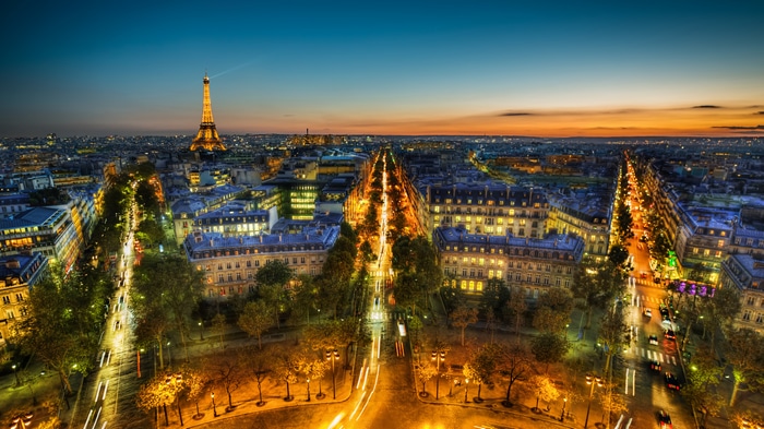 4K Paris cityscape with Eiffel Tower at night