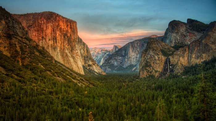 4K Yosemite Valley at Sunset Glow