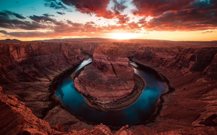 4K Horseshoe Bend Sunset Over Colorado River