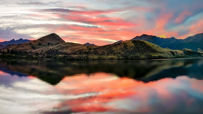 4K New Zealand Mountains and Sunset Reflection