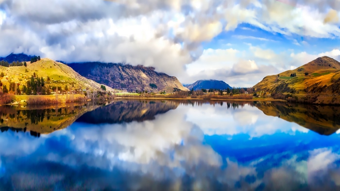 4K New Zealand Mountains and Lake Reflection