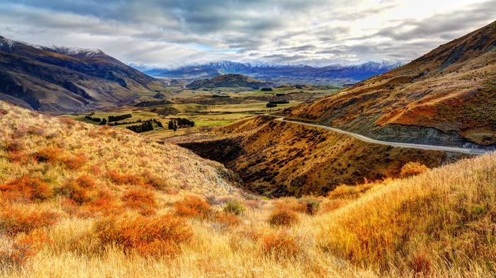 4K Mountains and Road in New Zealand