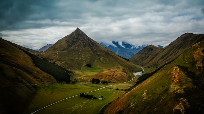 4K Mountain Landscape in Queenstown, New Zealand