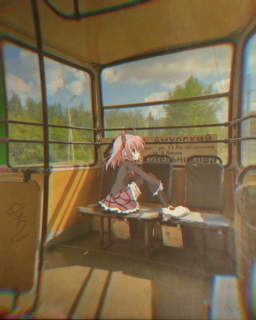 Kurimu Sakurano from Seitokai no Ichizon on a tram