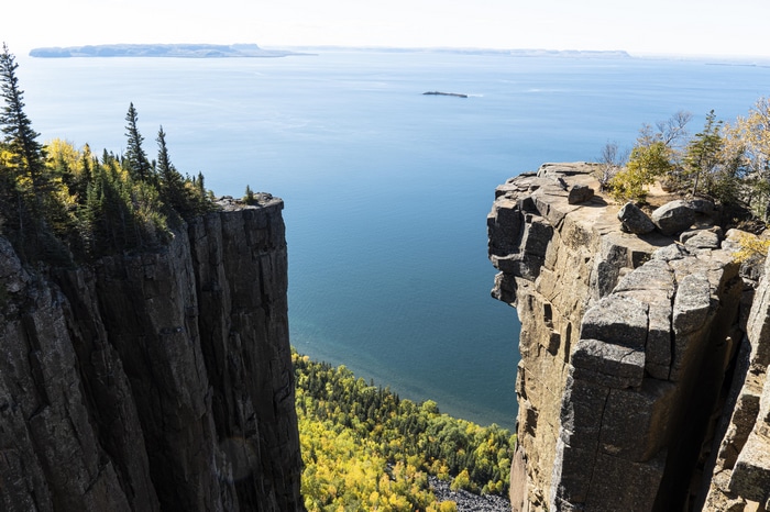 4K view of cliffs overlooking Lake Superior, Ontario, Canada