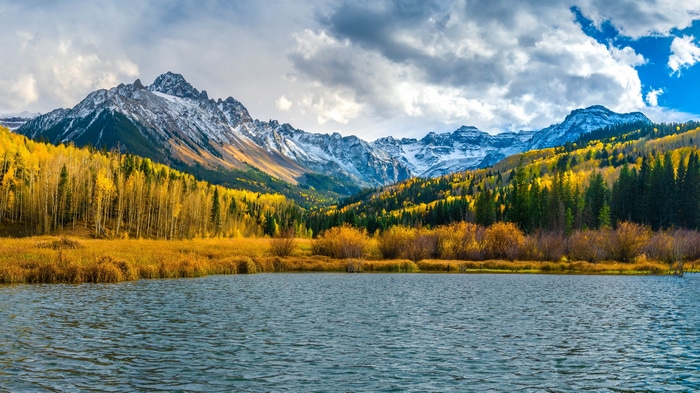 4K Mountain Landscape with Lake and Fall Colors