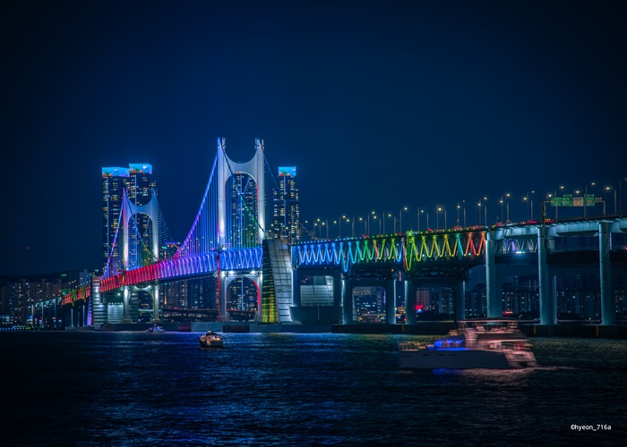 Gwangan Bridge in Busan, South Korea at night