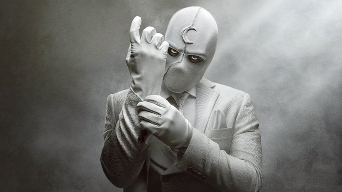 4K Moon Knight Adjusting His Gloves