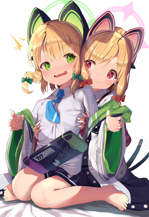 Saiba Momoi and Saiba Midori with Nintendo Switch