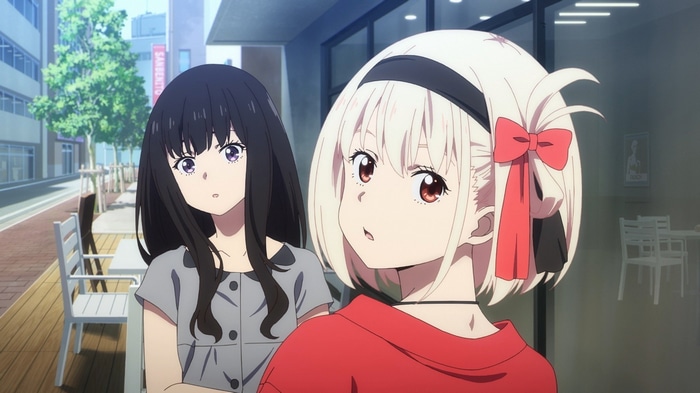 Lycoris Recoil: Chisato and Takina on a Street