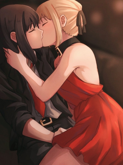 Lycoris Recoil fan art of Chisato and Takina kissing