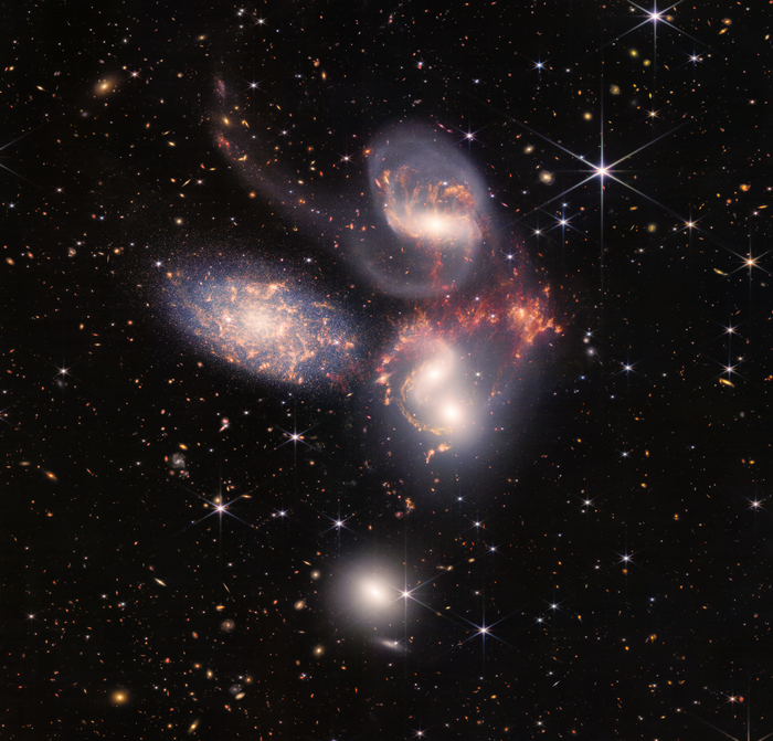 Stephan's Quintet Galaxy Cluster in Infrared