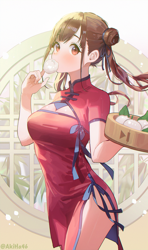 Sonoda Chiyoko from THE iDOLM@STER: Shiny Colors eating a bun