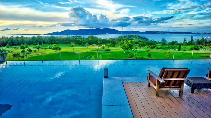 4K Infinity Pool Overlooking Okinawa Golf Course and Ocean