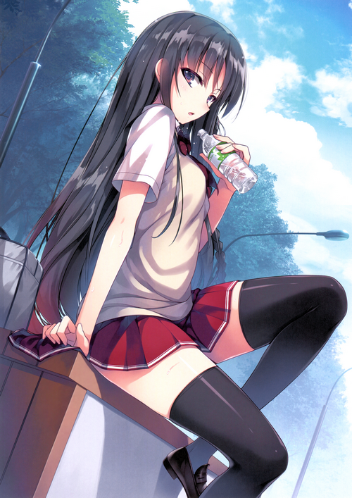Horikita Suzune drinking water