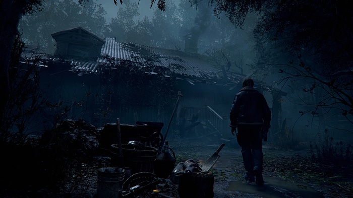 Resident Evil 4 Remake: Leon Kennedy approaches a creepy house