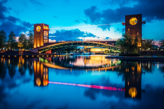 4K Fugan Canal Kansui Park and Toyama Bridge at Dusk