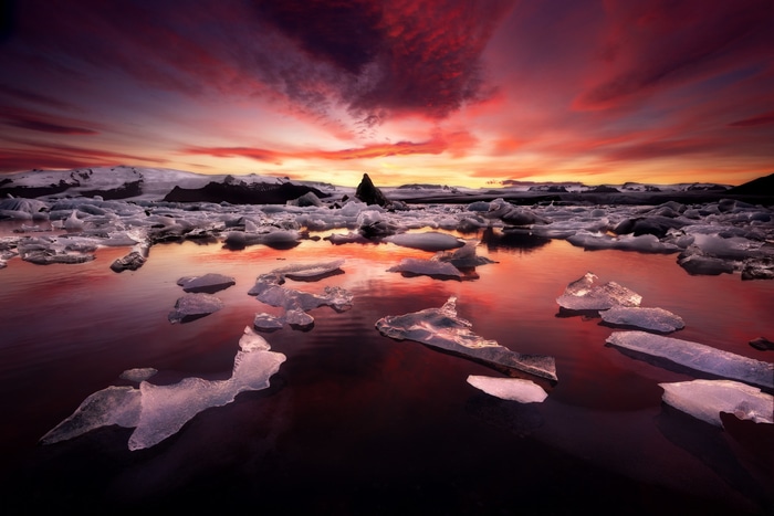 4K Iceland sunset over icebergs and glacier