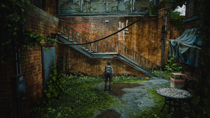 The Last of Us 2: Ellie in a Courtyard