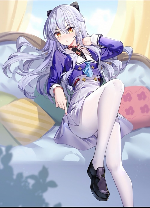 Ririko with silver hair and yellow eyes