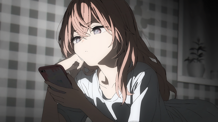 Inui Sajuna from Sono Bisque Doll wa Koi wo Suru holding a phone