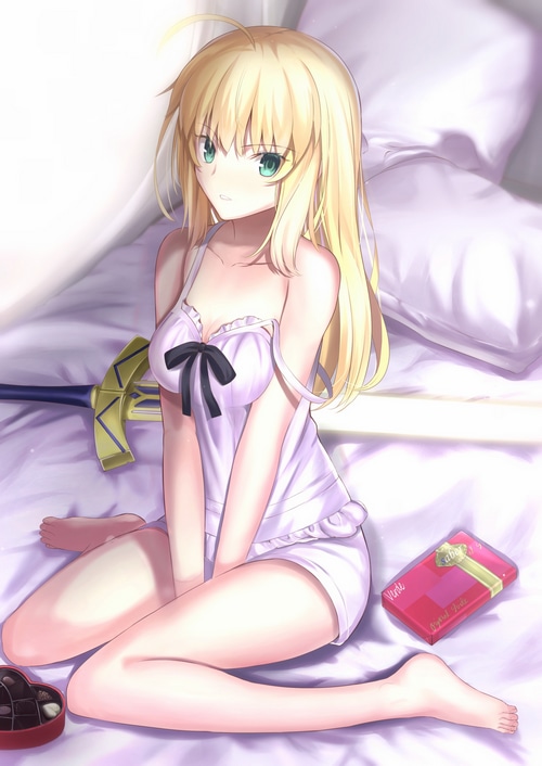 Artoria Pendragon in Pajamas with Chocolates