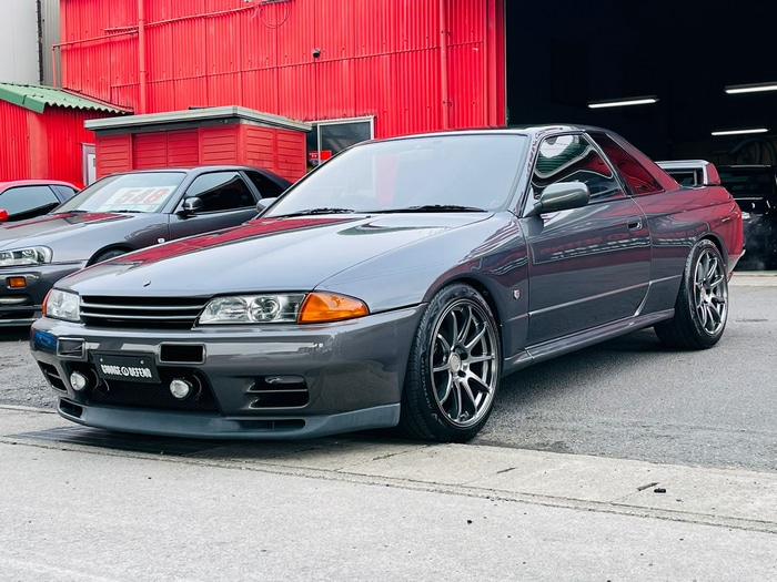 Gray Nissan Skyline R32 with Garage Defend kit