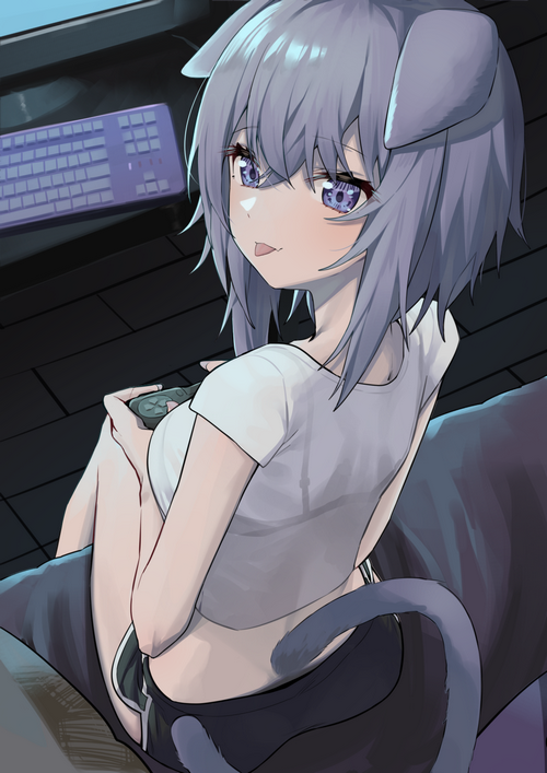 Nekomata Okayu playing video games with a controller