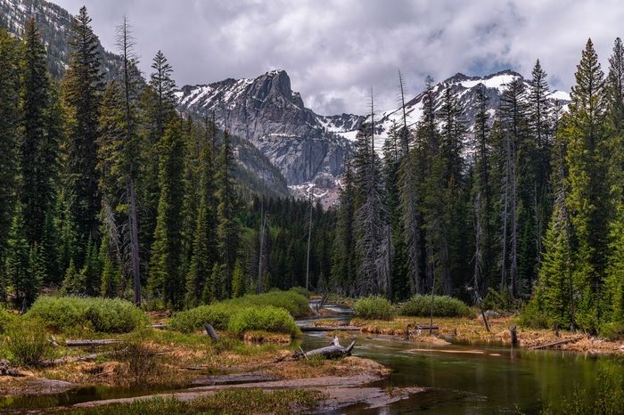 4K landscape of mountains, river, and forest in USA
