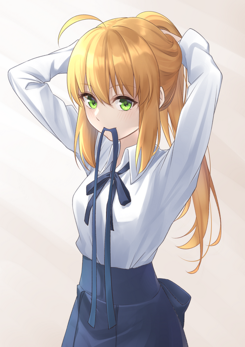 Artoria Pendragon from Fate/Grand Order tying her hair