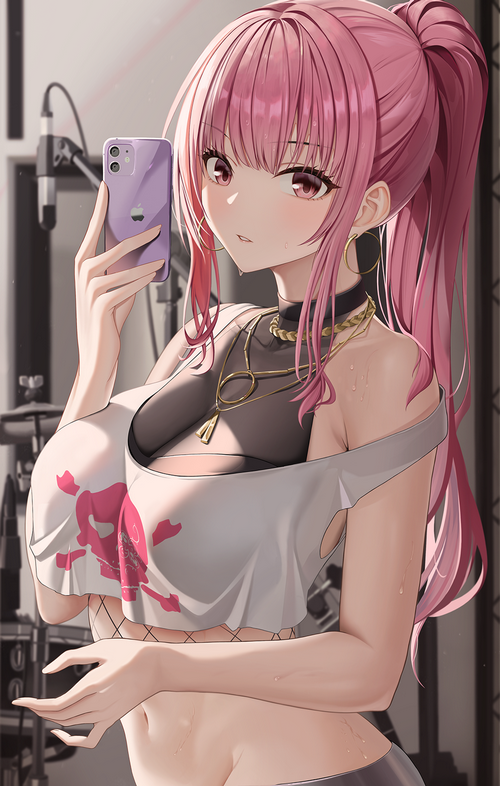 Mori Calliope taking a selfie with her phone