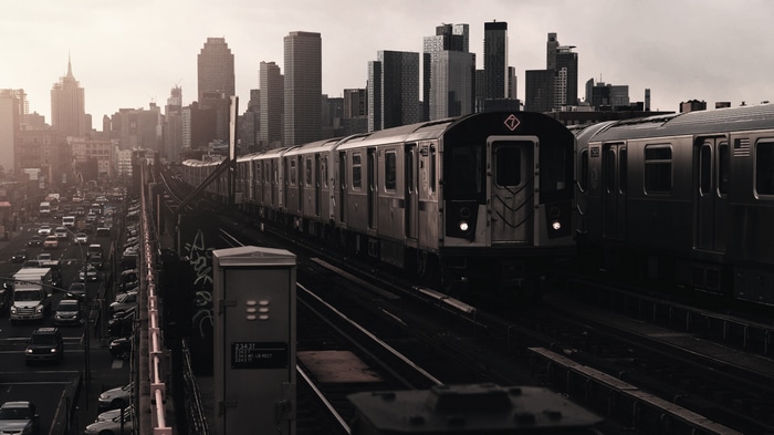 4K New York City cityscape with trains